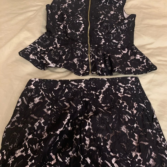 New with tags lace ensemble - Picture 2 of 3